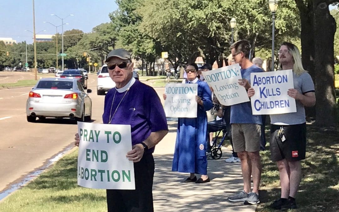 Texans Pray for Life on 35th National Life Chain Sunday