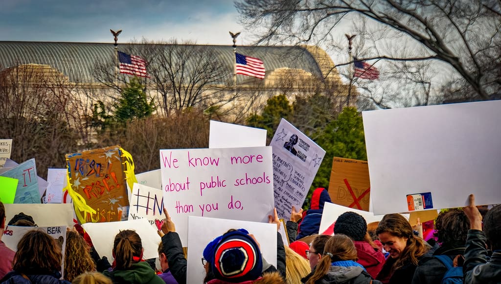 H-E-B Chair, Teachers’ Union Back Anti-School Choice Republicans