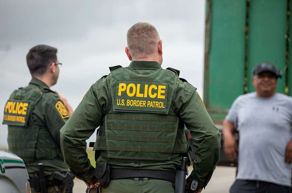Ex-Border Patrol Officer Pleads Guilty to Smuggling Illegal Aliens, Drug Crimes