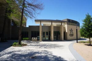 IRS Withholds Wages of Arlington Mayor Over Federal Tax Debt 