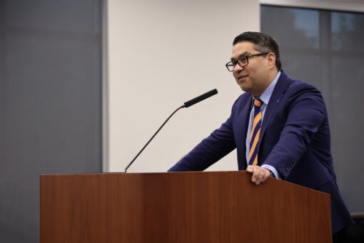 San Antonio ISD Hires New Superintendent in Divided Vote 
