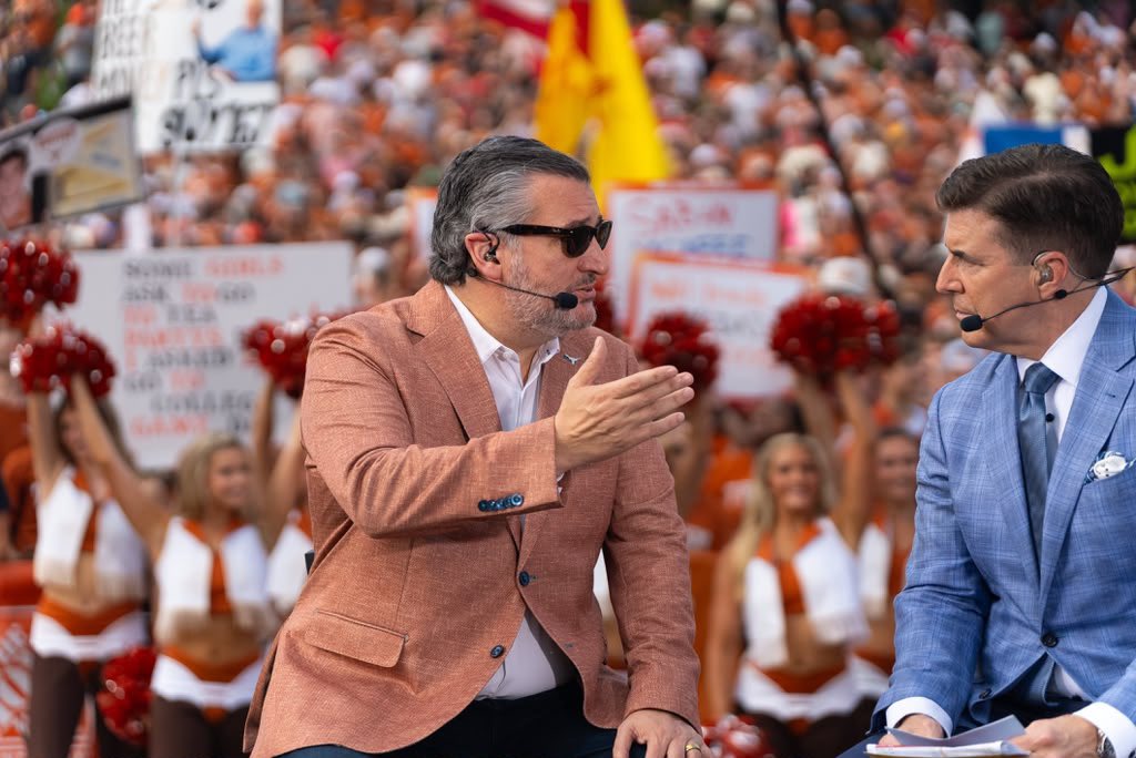 Ted Cruz appears at College Gameday to promote Protect College Sports Act